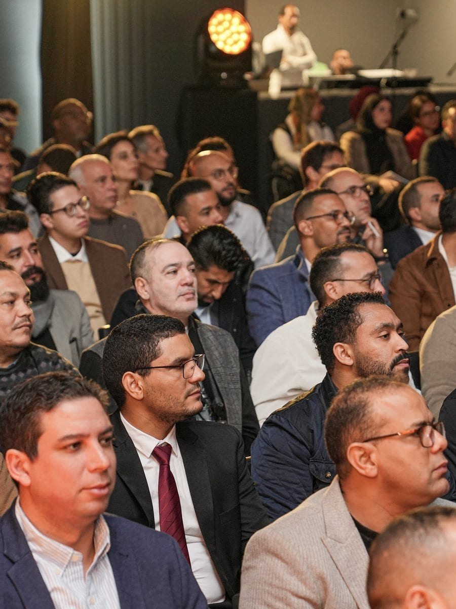 Collaborateurs réunis en salle pendant une convention d’entreprise — Marrakech