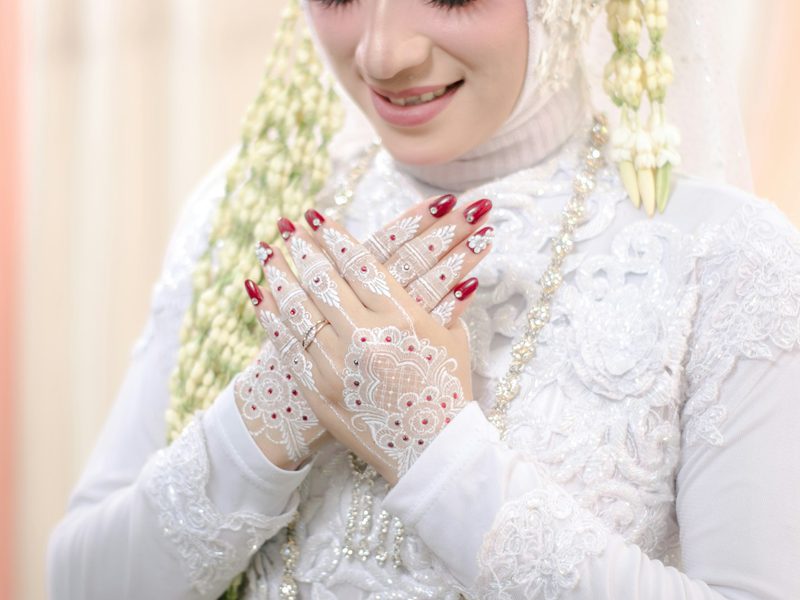 Mariée voilée en blanc — photographe mariage à Rabat