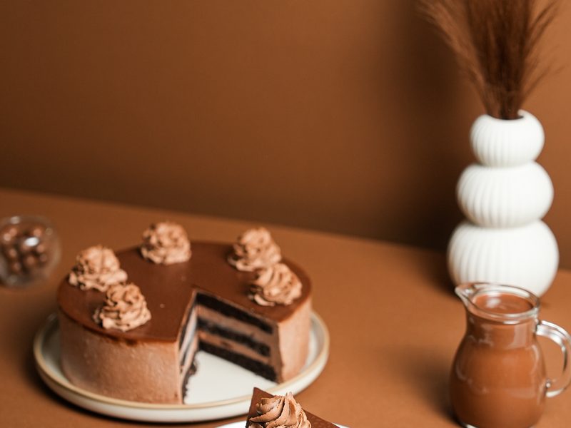 Photographe produit à Rabat — part de gâteau au chocolat