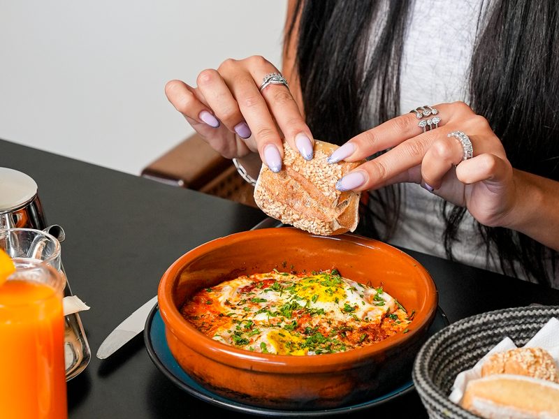 Vidéo publicitaire au Maroc — scène de dégustation au restaurant